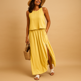 Lightweight summer dress for women named Evelyn, with short sleeves and a loose knee-length fit, perfect for casual days or elegant summer evenings.